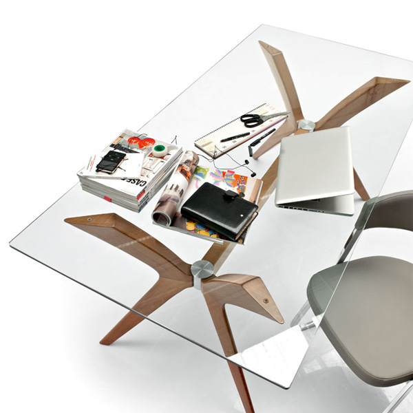 ガラスとウッドが織りなすモダンデザインダイニングテーブルCalligaris(カリガリス)「TOKYO(トーキョー)」のイメージ
