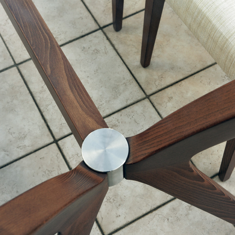 ガラスとウッドが織りなすモダンデザインダイニングテーブルCalligaris(カリガリス)「TOKYO(トーキョー)」の素材