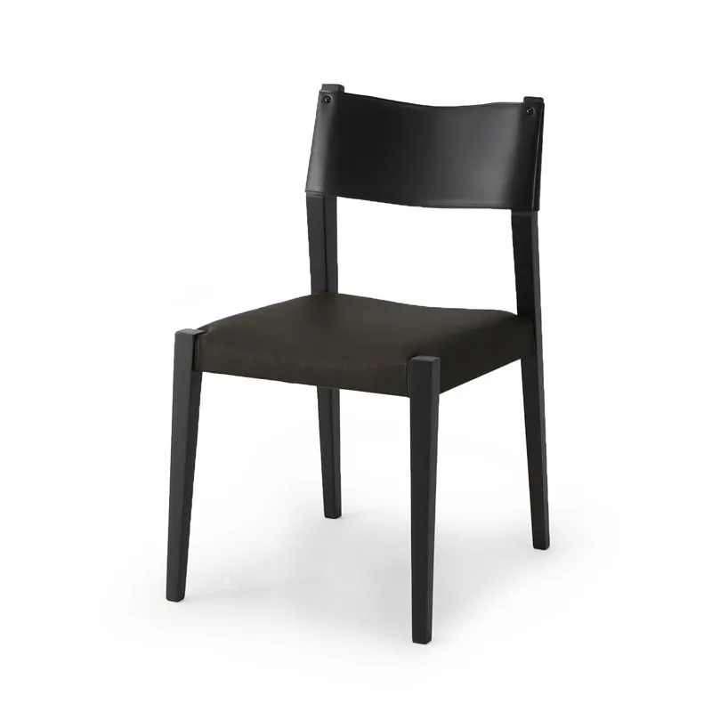 ブラック
