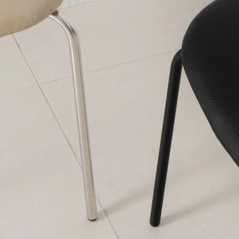 ダイニングソファーの脚