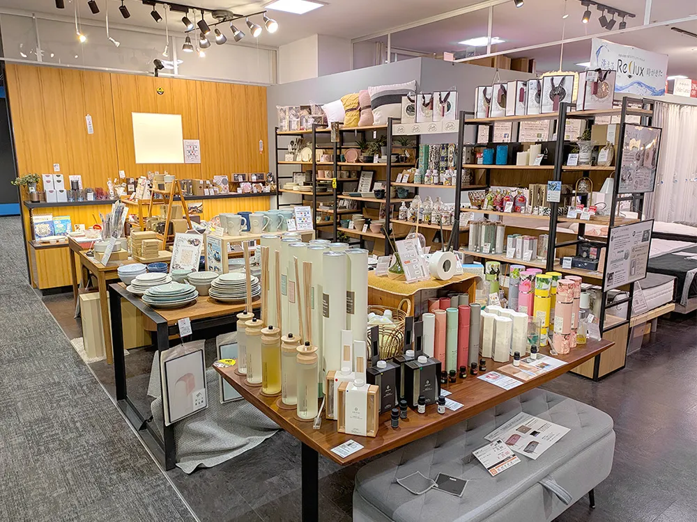 横浜のワールドポーターズ購入　ダイニングテーブル クラスティーナ 横浜ワールドポーターズ店 - 家具・インテリア通販の