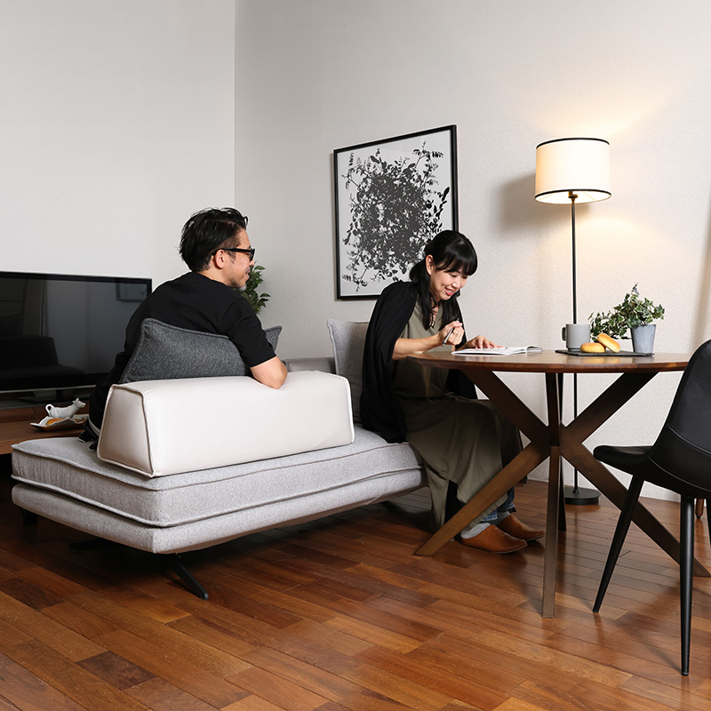 ソファ、テーブル、クッションセット