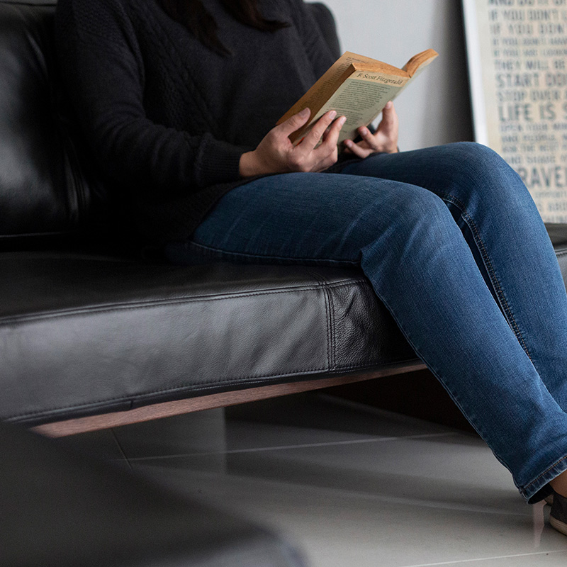 スツール「Blena(ブレナ)」/オーダーカラー/LEATHER WOOD - 家具