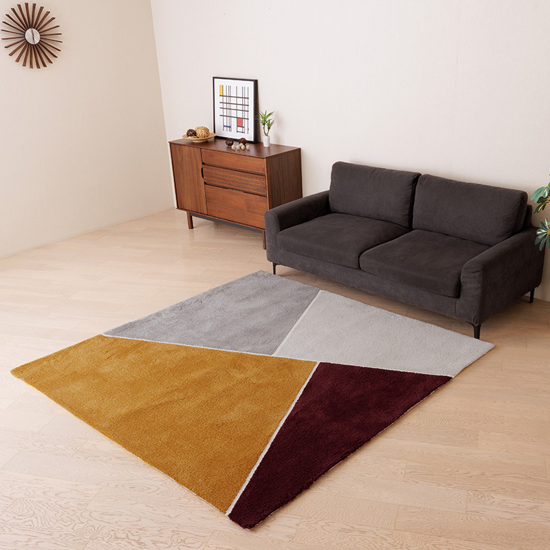 正方形や長方形など全7種類のサイズ展開。住まいに合わせてセレクトしてください。