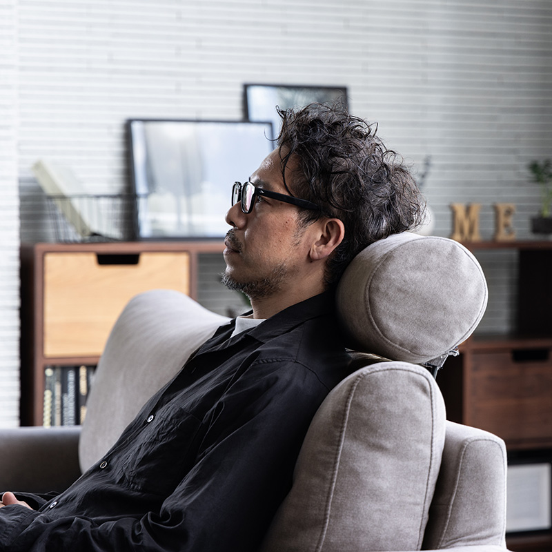 取付無料！クラスティーナ 本革 チャコールグレー モダン ヘッドレスト付きソファ 取付無料！クラスティーナ 本革 チャコールグレー モダン