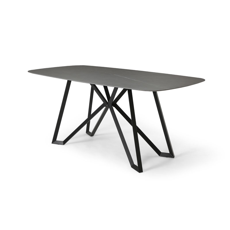 シンプルモダンデザインのダイニングテーブル「Cerena(セレーナ)」を斜めから。