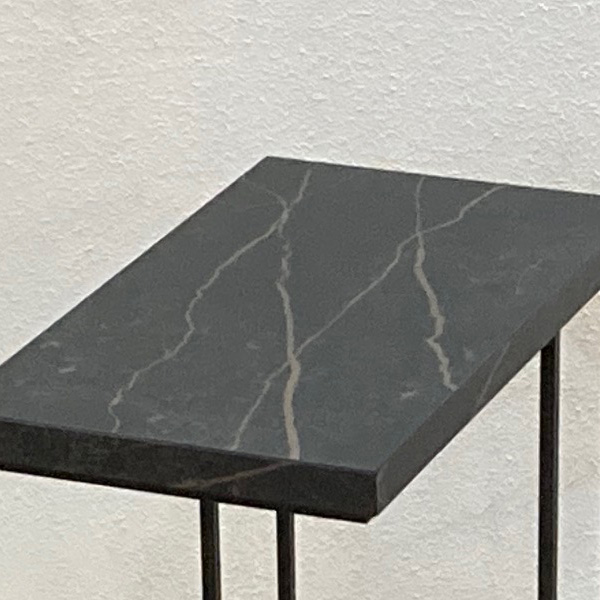 サイドテーブル「Berg(ベルク)」 - 家具・インテリア通販の【公式