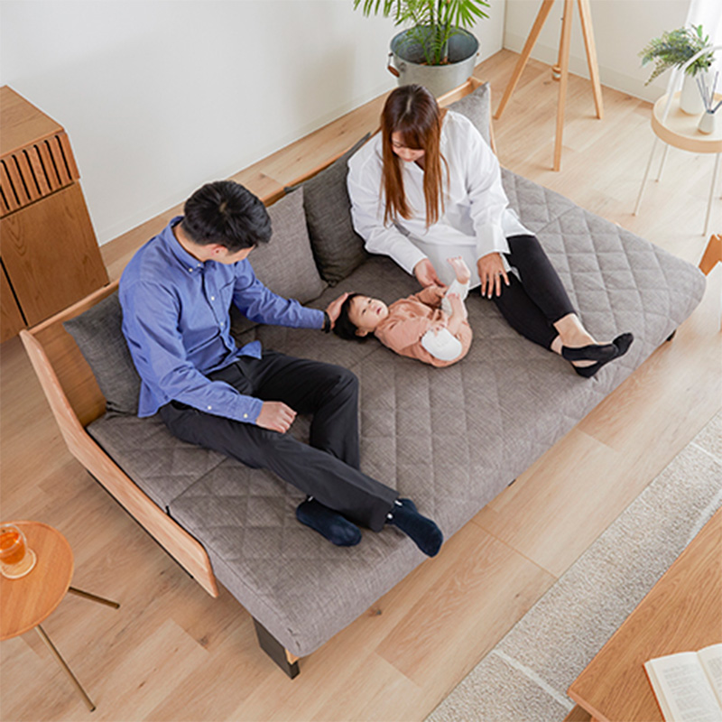 広げている時は奥行103cmになるのでシングルのマットレスと同じ広さになります。