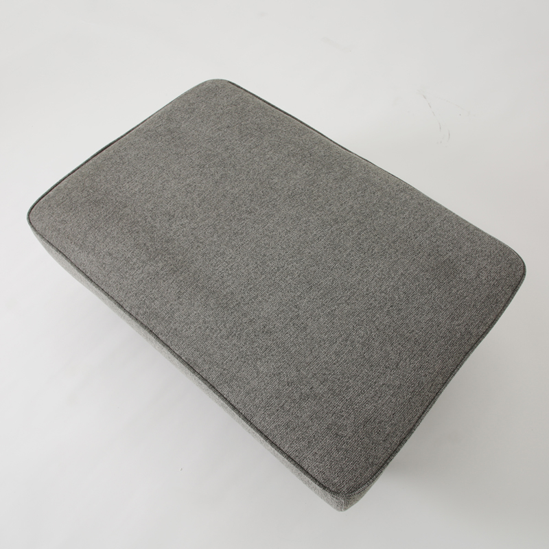クッションは大きいサイズ(幅65cm×高さ50cm)が1つ付属。