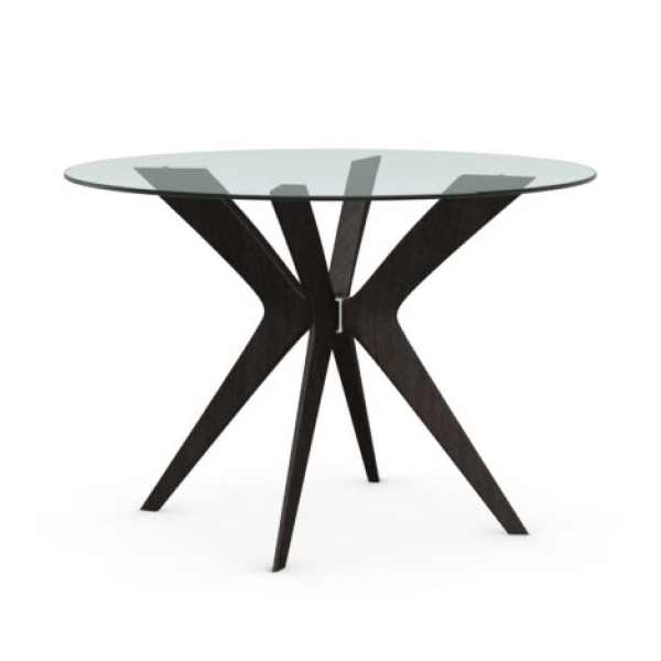 イタリアンモダンブランド「Calligaris(カリガリス)」のガラス円ダイニングテーブルを斜めから。