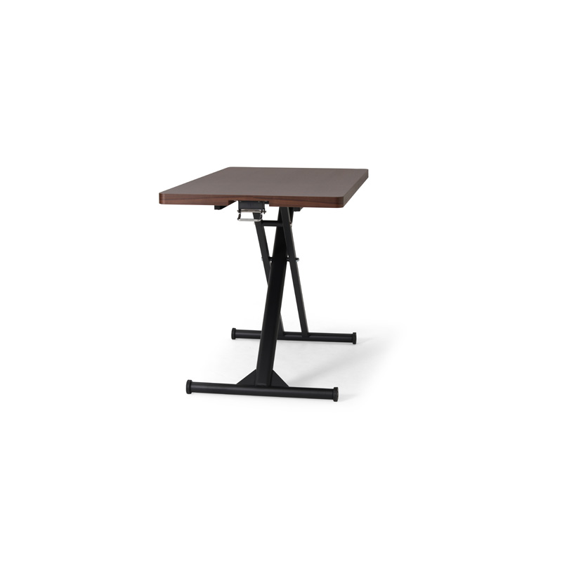 用途に応じて高さを調整することが出来るリフティングテーブルを斜め横から。