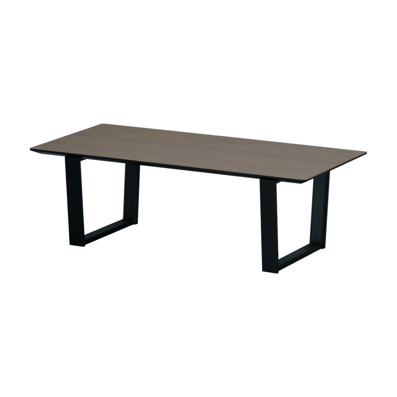 メラミン素材で機能性に優れたリビングテーブルを斜めから。